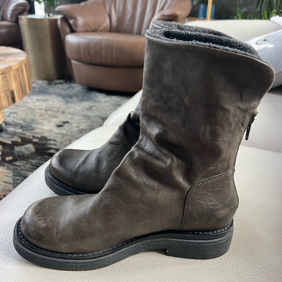 CASTA of Portugal Brown Leather Ankle Boots - Picture 3 of 11